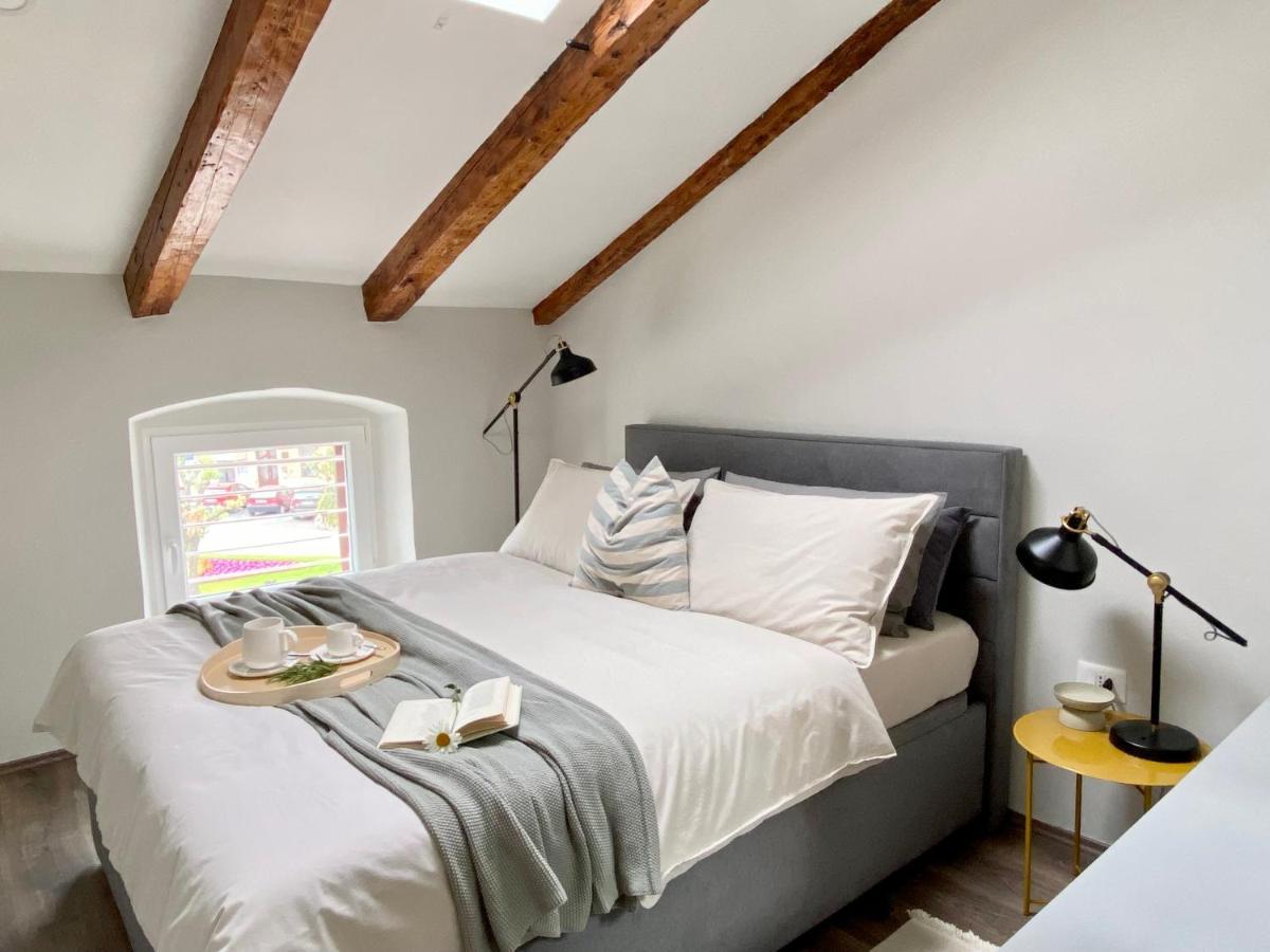 Parentium Loft Center Square Apartment Porec Bagian luar foto